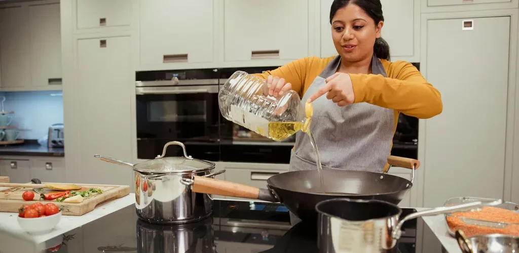 A duhet përdorur vaji i ullirit për skuqje? Si të zgjidhen vajrat e duhur për gatim