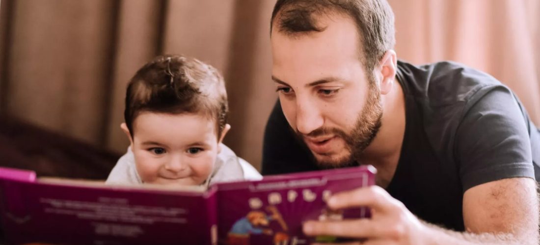 Si t’ia mësoni fëmijës dashurinë për leximin
