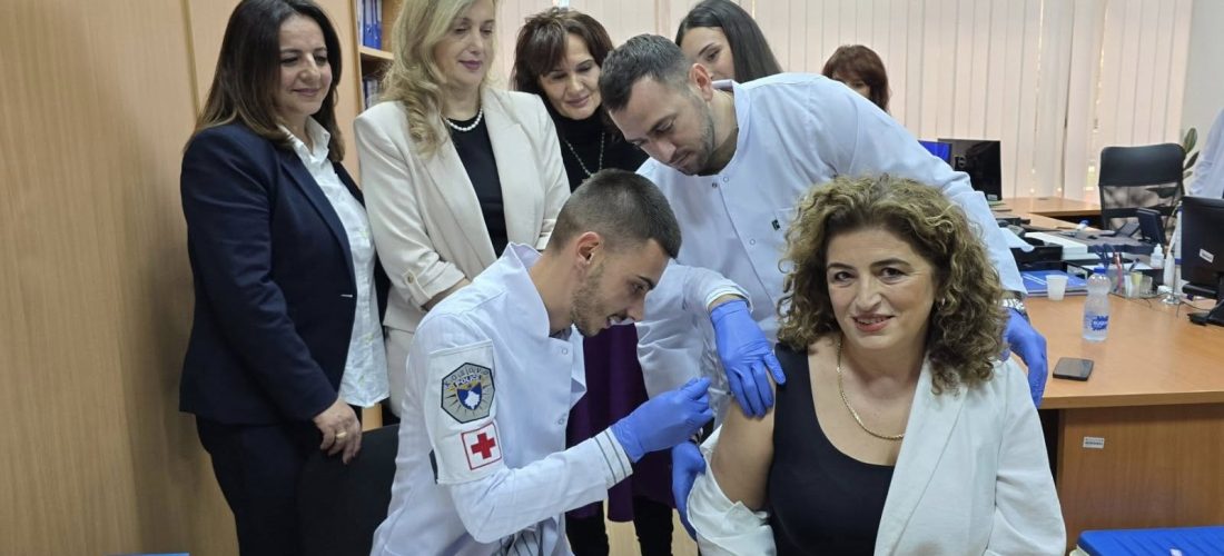 Policia e Kosovës filloi fushatën për vaksinimin e personelit policor kundër gripit sezonal
