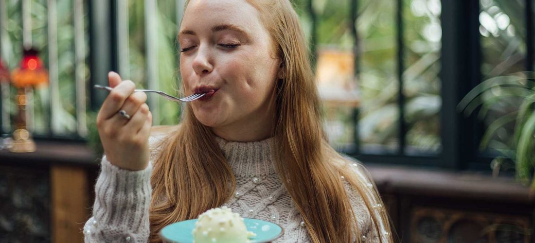 A ka një kohë ideale për të ngrënë ëmbëlsirë pa shkaktuar rritje të sheqerit në gjak?