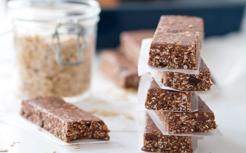7 përparësi dhe disavantazhe të ngrënies së një protein bar çdo ditë