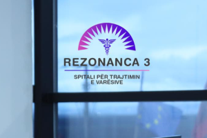 Rezonanca 3: Terapia e detoksit është faza fillestare e rehabilitimit drejt rikuperimit