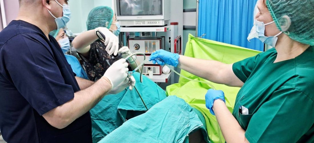 Mbi 400 pacientë në Mitrovicë u trajtuan me sukses përmes cistoskopisë gjatë vitit 2025