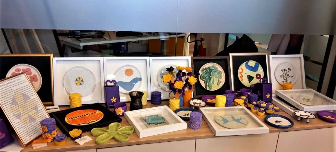 Përurohet “Këndi i kurajës”, hapësirë për zërin dhe punën e grave të mbijetuara të dhunës seksuale në luftë