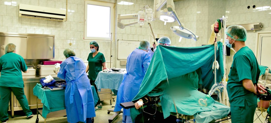 17 operime të suksesshme janë kryer dje në Spitalin e Përgjithshëm në Pejë