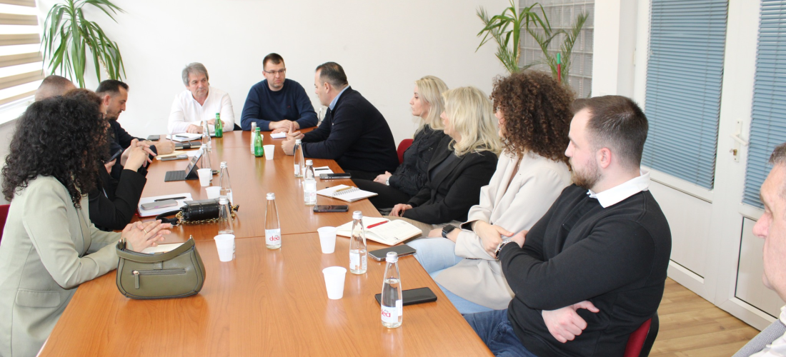 Mbahet takimi koordinues për përgatitjet e fillimit të sistemit të triazhimit në Emergjencën e Spitalit të Përgjithshëm në Pejë