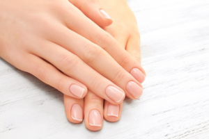 Çfarë duhet të bëni dhe çfarë të shmangni për thonj të shëndetshëm