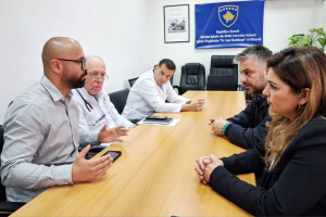 Mbahet takim për forcimin e bashkëpunimit mes Spitalit të Përgjithshëm dhe Drejtorisë së shëndetësisë në Mitrovicë