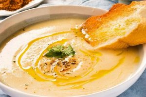 Receta e supes me 52 thelpinj hudhra – më e fortë se antibiotikët