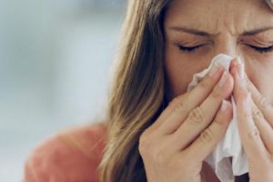 Studimi: Sa më shumë rriten polenet, aq më të këqija simptomat e sinusitit kronik