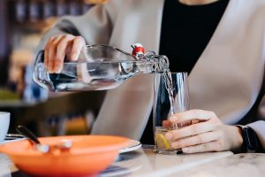 Si ta ndihmoni trupin tuaj të detoksifikohet vetë nga vetja