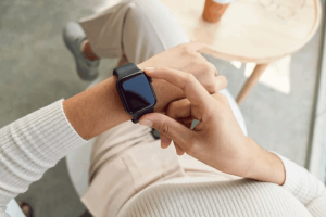 Aplikacionet për gjurmimin e gjumit mund të rrisin ankthin tek personat me insomni