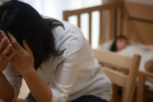 Cilat janë simptomat më të zakonshme të depresionit pas lindjes?