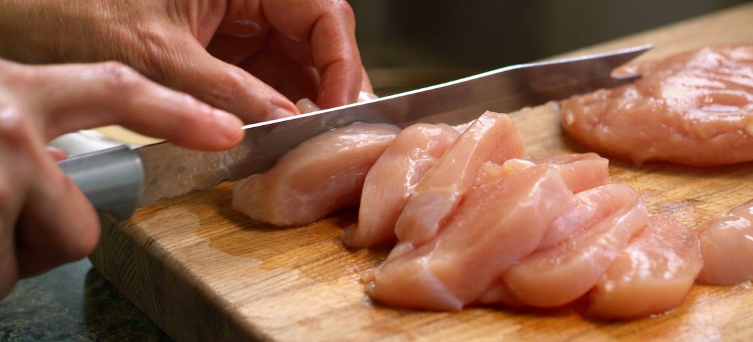 Si përhapet salmonela dhe si mund të mbroheni