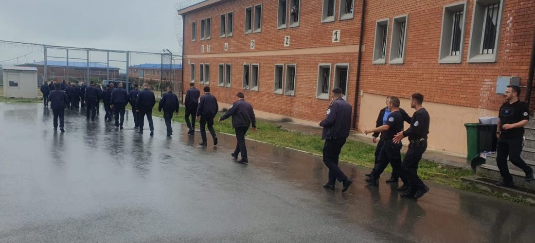 Zyrtarët korrektues realizojnë Operacion bastisjeje në Qendrën Korrektuese të Dubravës