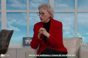 Pse nuk duhet t’i jepet ujë bebes deri në muajin e gjashtë?