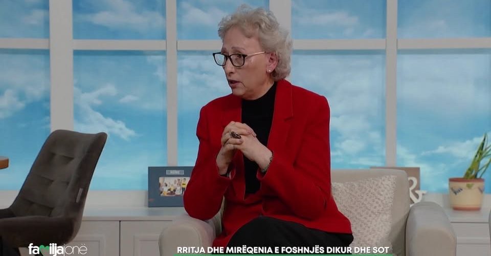 Ja pse t’i puthni bebet është më e rrezikshme se sa mendoni –Shpjegon Mamia Razije Musa