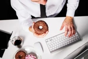 Ekspertët kërkojnë vetëm katër ditë punë – shkaku i obezitetit