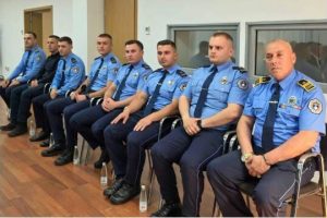 Tetë zyrtarë policorë nderohen për guxim dhe heroizëm