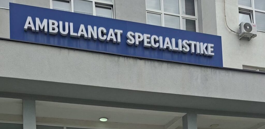 QKUK: Rreth 800 pacientë në ditë në ambulancat specialistike