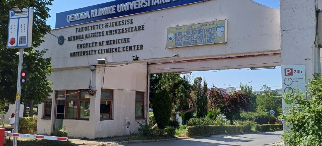 Specializantët dhe specialistët e Biokimisë Klinike protestojnë kundër Udhëzimit Administrativ 02/2026