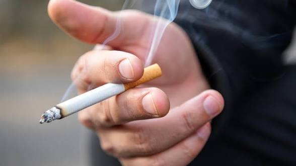 Pse nuk duhet pirë duhani, sidomos në ambiente të mbyllura?