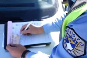Mbi 1700 gjoba ndaj shoferëve që s’respktuan rregullat 24 orët e fundit