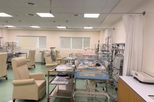 613 të porsalindur u trajtuan në Kujdesin Intensiv Neonatal të QKUK-së nga janari deri në maj