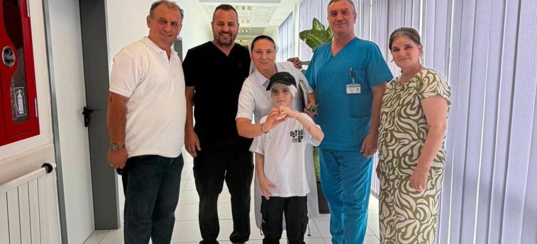 Pas aksidentit të rëndë me trotinet, fëmija del nga Mjekimi Intensiv – familja falënderon stafin mjekësor