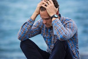 Pse disa njerëz mendojnë tepër (overthinking)?