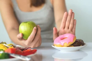 Çfarë i ndodh organizmit kur konsumoni shumë sheqer?