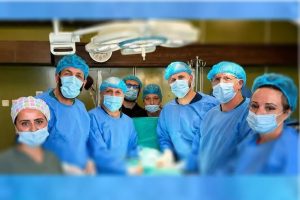 Ndërhyrje e ndërlikuar në QKUK, 21-vjeçarja me tumor në mëlçi i nënshtrohet hemihepatektomisë