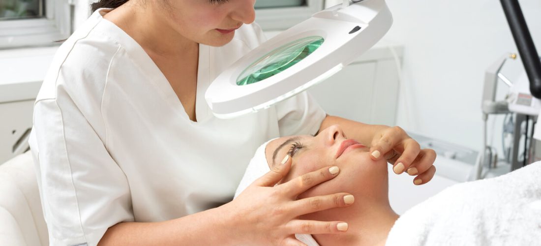 Çfarë mund të bëjë një dermatolog për shëndetin e lëkurës suaj