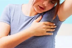 Çfarë e shkakton dhimbjen në sqetull? Gjendjet që lidhen me të dhe trajtimet
