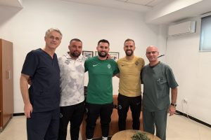 Trajnerët e ELITE Football Club kryejnë kontrolle të syve në Klinikën Gjermane të Syrit