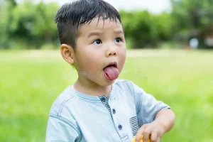 Etja e shtuar te fëmijët: Kur është normale dhe kur kërkon kontroll mjekësor?