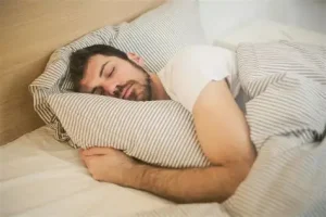 Si të bini në gjumë më shpejt? Disa metoda që mund t’ju ndihmojnë