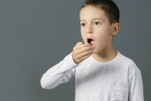 Era e keqe e gojës te fëmijët: Nga mund të vijë