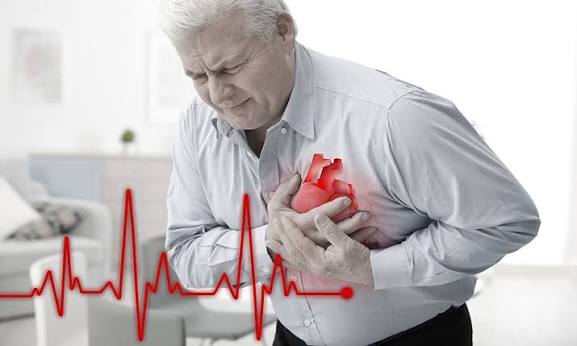 Pse kemi rrahje të shpejta të zemrës edhe kur nuk po bëjmë aktivitet fizik?