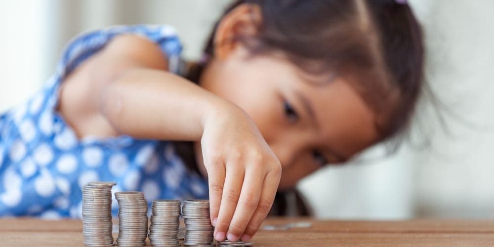 Pse është e rëndësishme t’u mësojmë fëmijëve vlerën e parasë?