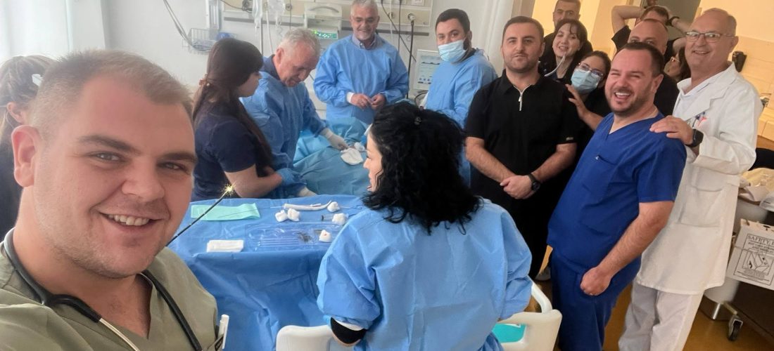 Për herë të parë në Njësinë e Mjekimit Intensiv Qendror realizohet me sukses trakeostomia perkutane dilatative